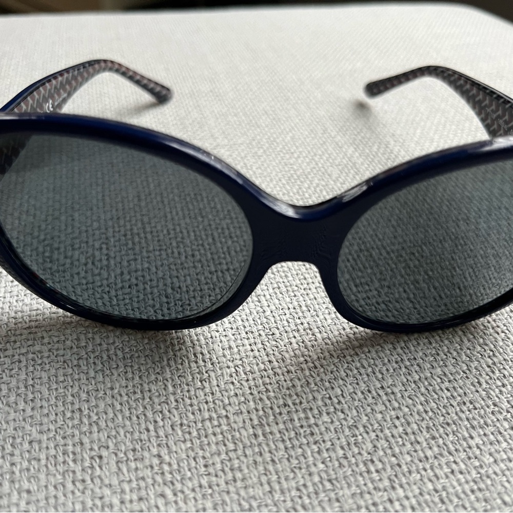 Tory Burch great condition sunglasses. No scratches